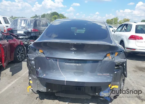 2022 Tesla Model Y Performance Dual Motor All-Wheel Drive z USA, uszkodzony, nr VIN 7SAYGDEF7NF339241